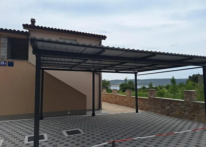 With Parking Space Seline, Paklenica - 23552 *